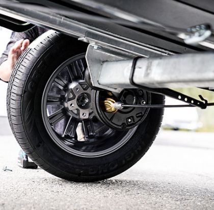 4P Trailers samma kraftiga axel på samtliga släp